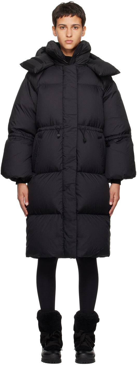 

Черный пуховик Lenzi Mackage