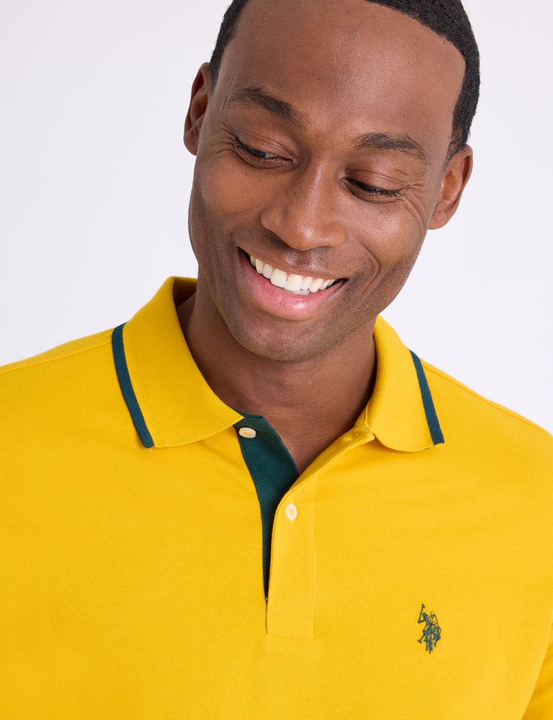 Футболка поло U.S. Polo Assn. Slim Fit Stretch Solid Pique, золотисто-бежевый — фото 4