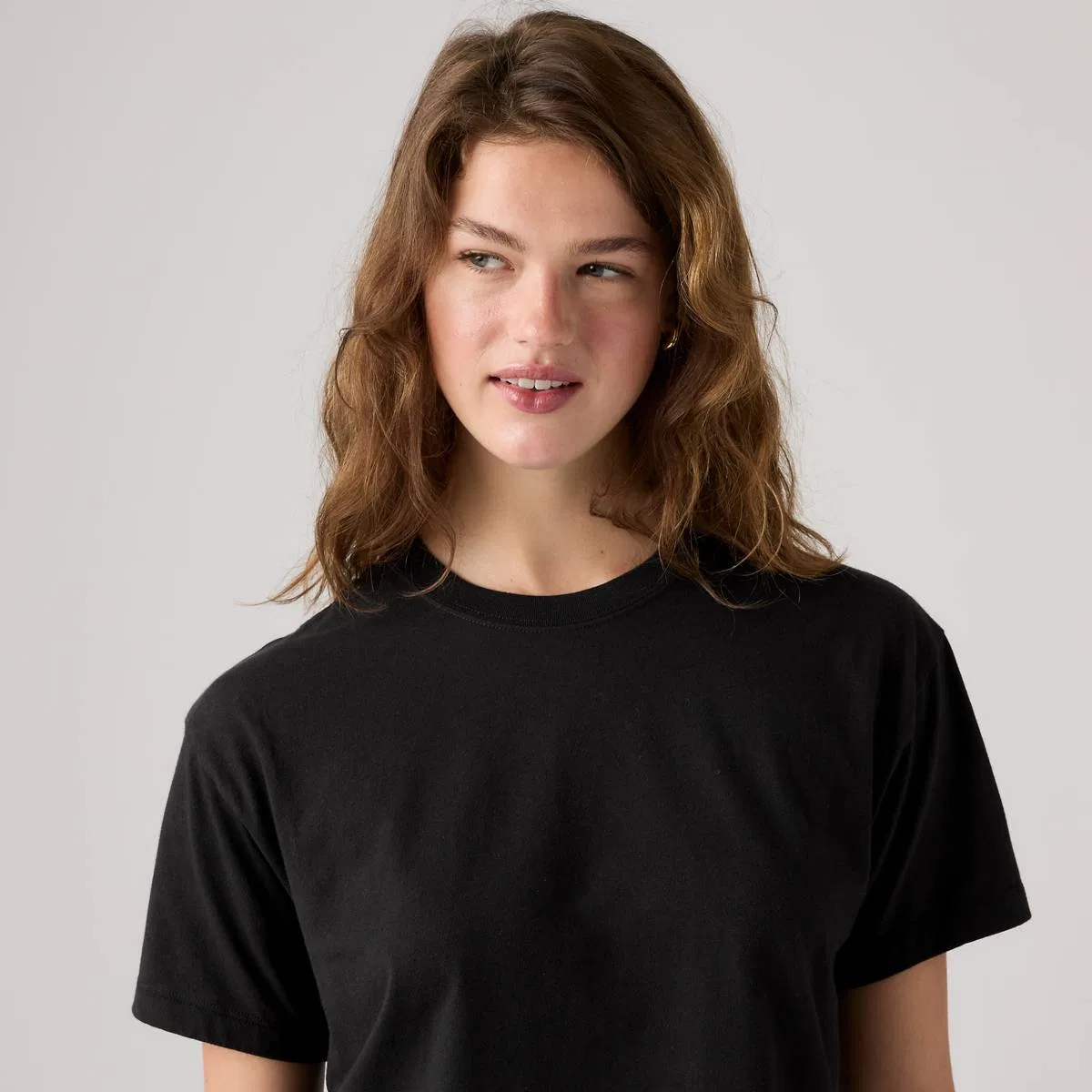 Укороченная футболка на каждый день Levi's, Anthracite Night - Black — фото 2