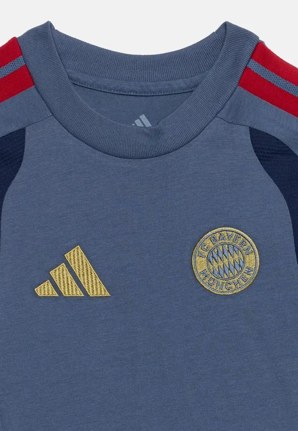 Футболка унисекс ФК Бавария Мюнхен - спортивная футболка Adidas Performance, чернильный — фото 3