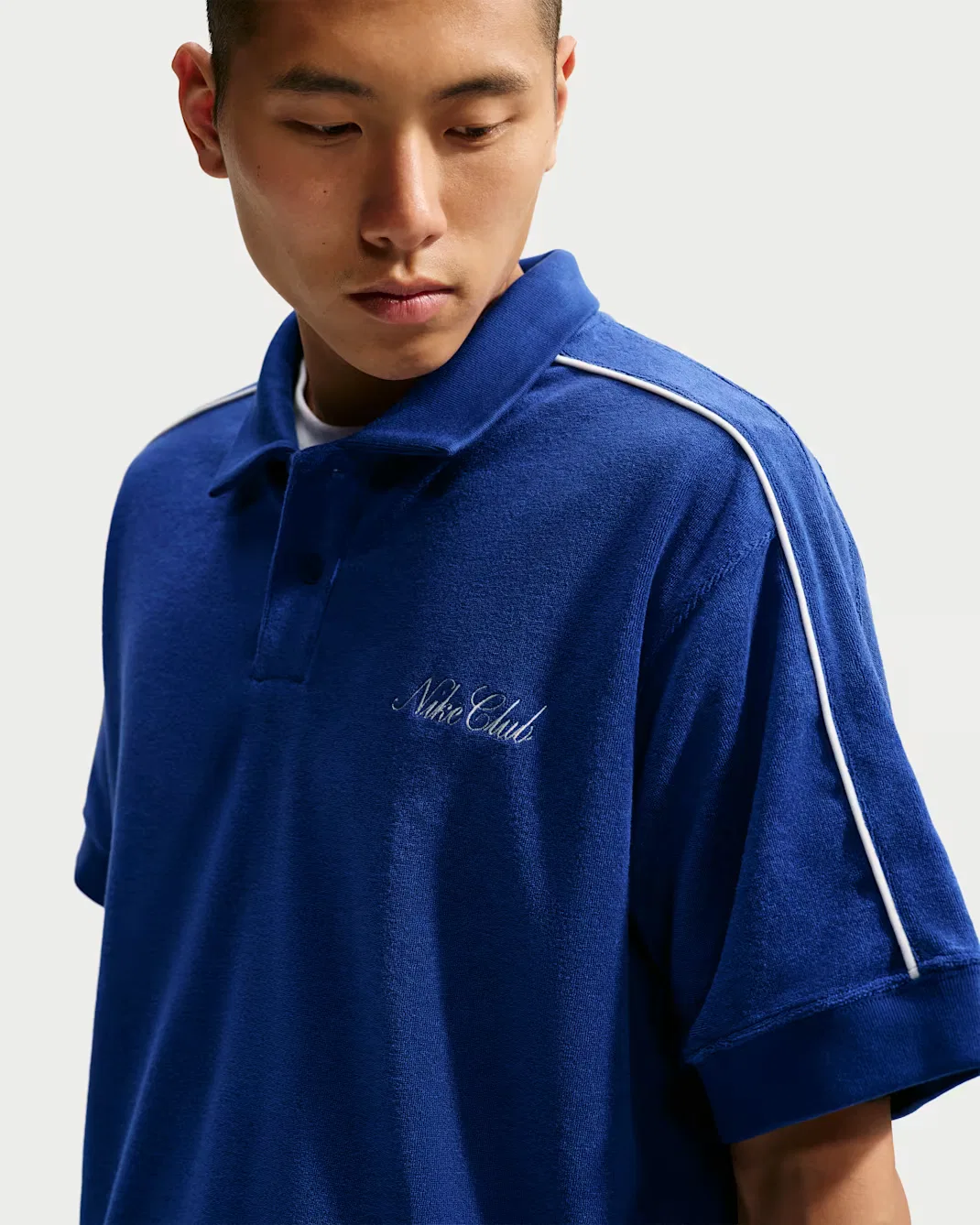 Мужская рубашка поло из французского махрового трикотажа Nike Sportswear Club, Deep Royal Blue/Phantom/White/Phantom — фото 3