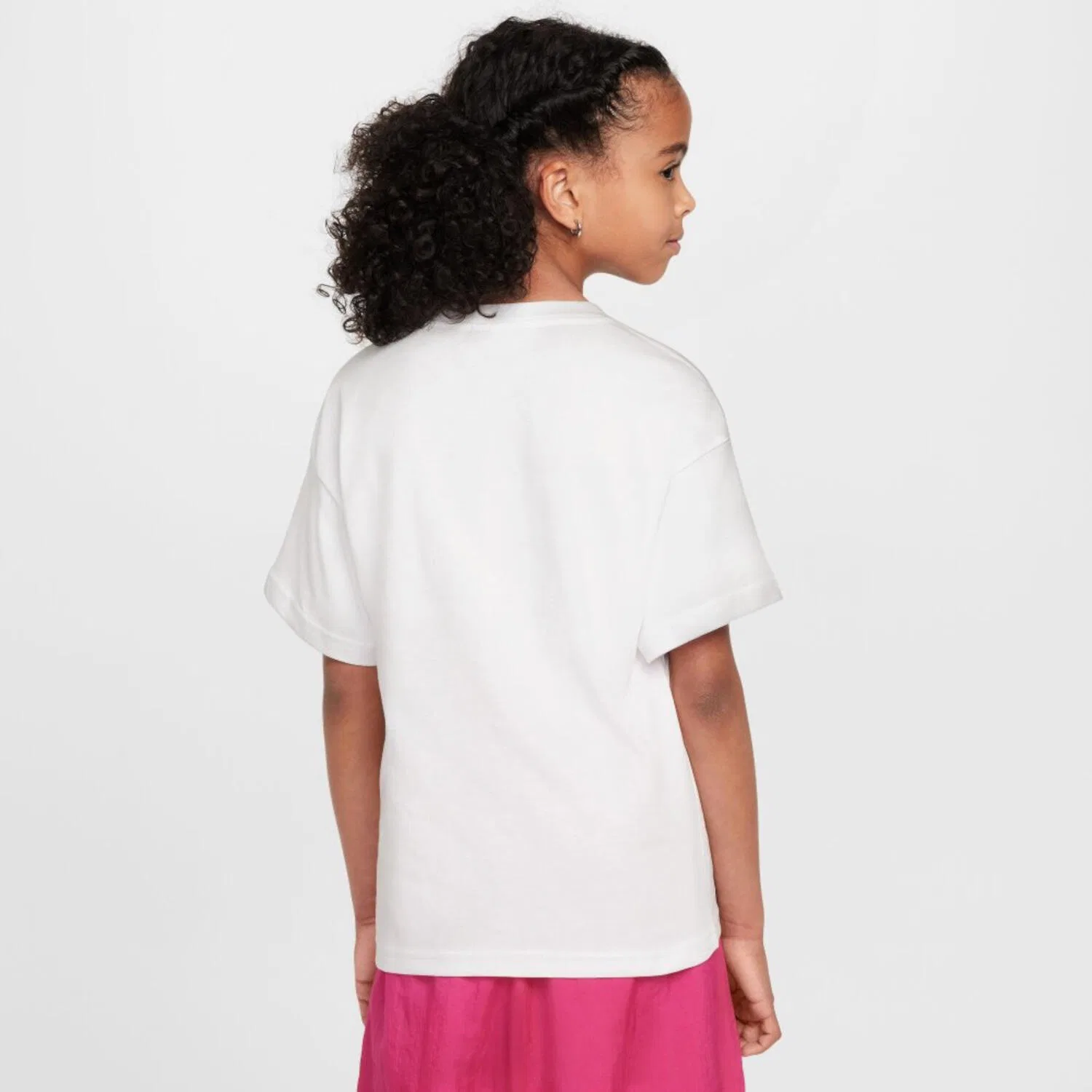 Футболка для девочек из хлопка Nike Sportswear Essential, Цвет WEISS — фото 2