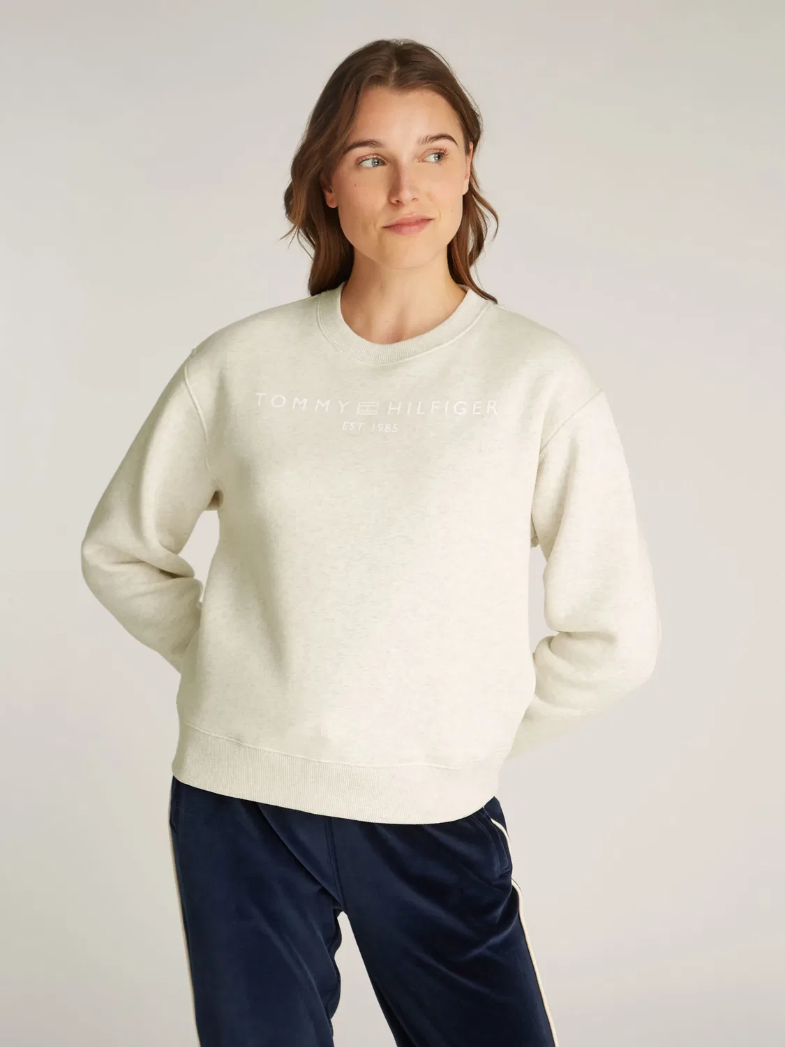 Свитшот Tommy Hilfiger, кремовый — фото 2