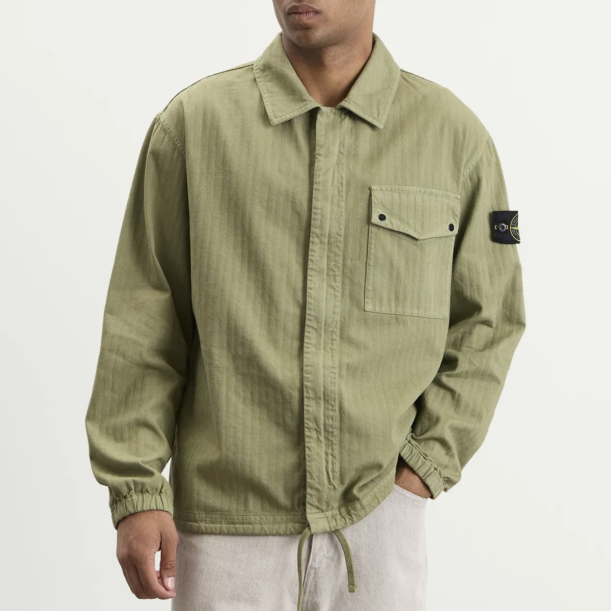 Куртка-рубашка на молнии из хлопка с узором «елочка», модель Cotton Herringbone Zip Shirt Jacket Stone Island, Laurel Green — фото 2