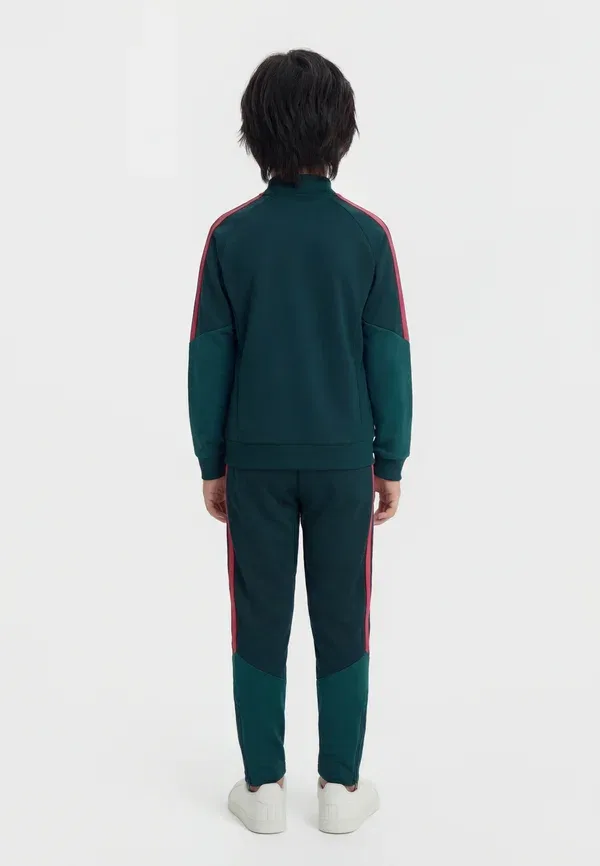 Спортивный костюм «Реал Мадрид» 26/27 Tiro26, унисекс Adidas Performance, розовый — фото 2