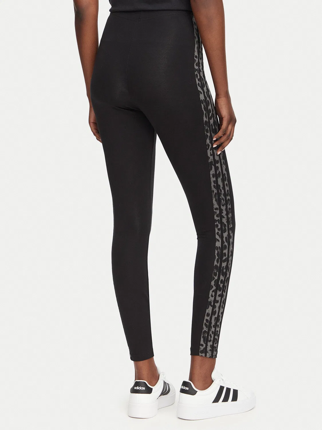 Женские леггинсы облегающего кроя Seasonal Essentials Print Adidas, черный — фото 3