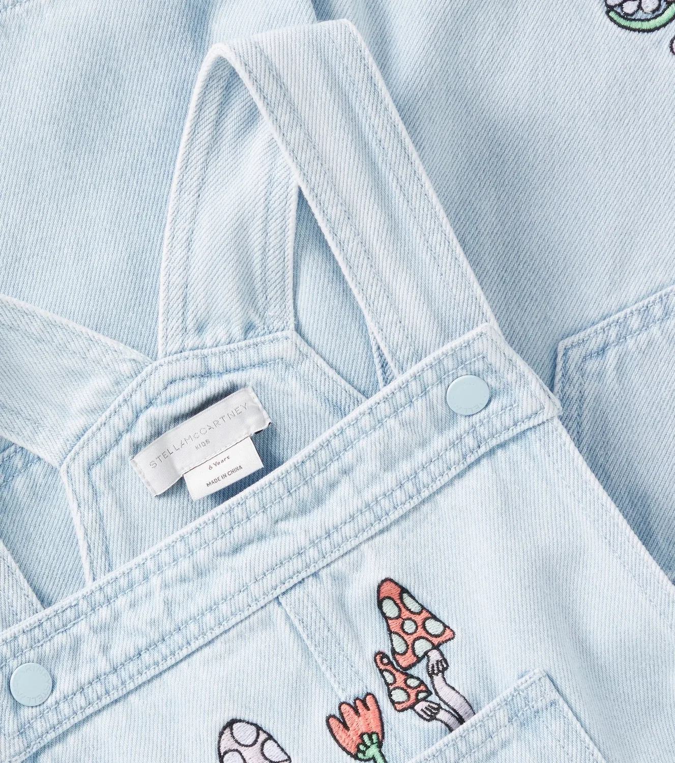 Комбинезон джинсовый с вышивкой Stella Mccartney Kids, синий — фото 2