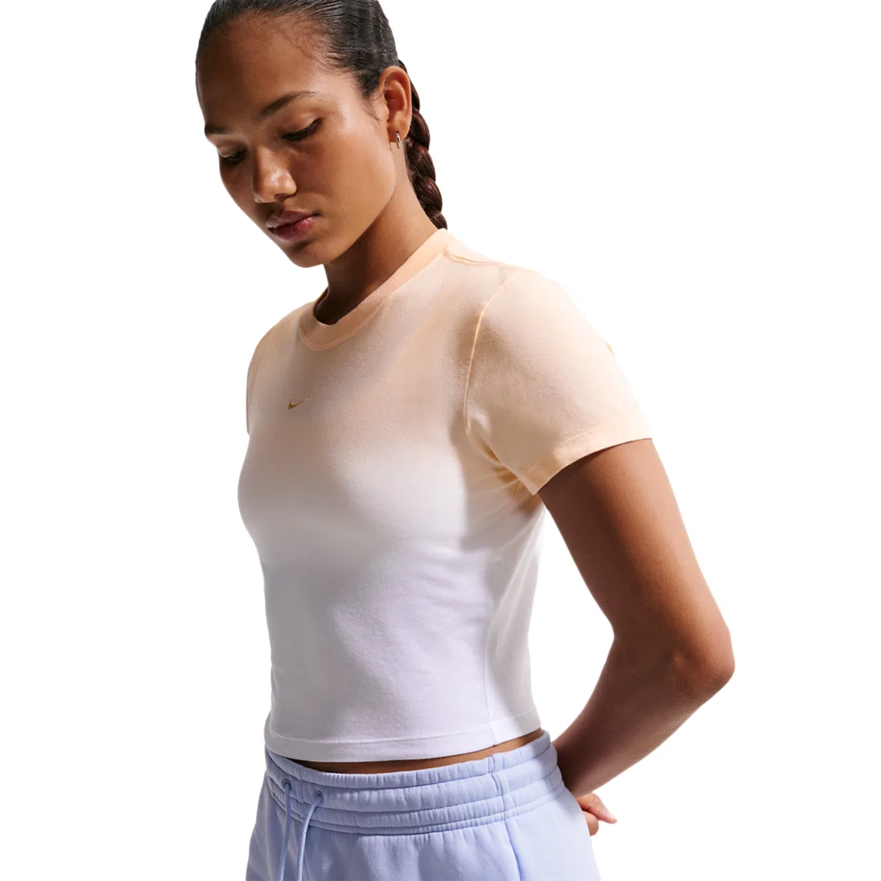 Женская футболка Chill Crop PNX Dip Dye Nike, цвет Ice Peach/White — фото 3