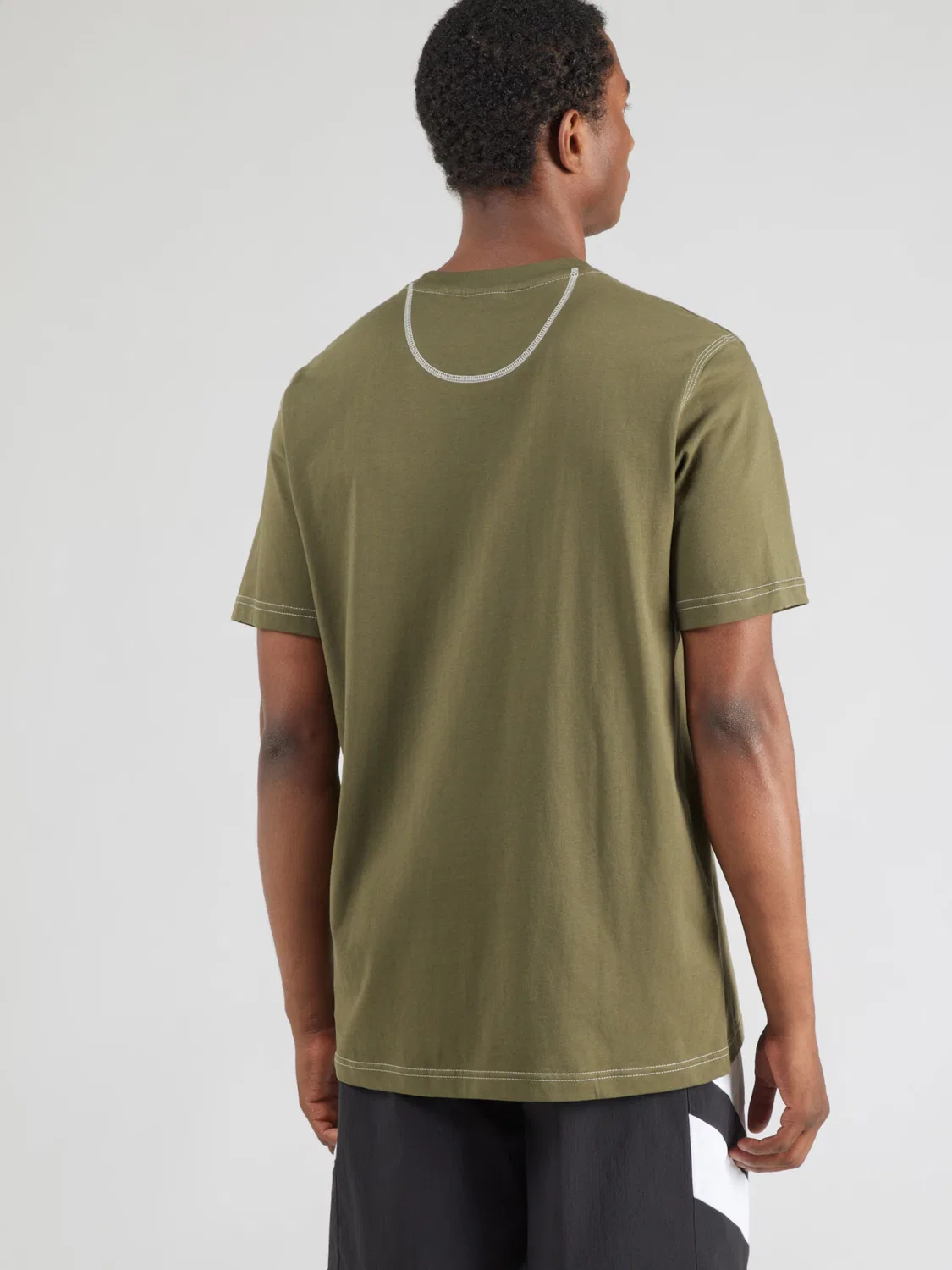 Футболка Adidas Originals Essential, зеленый — фото 4