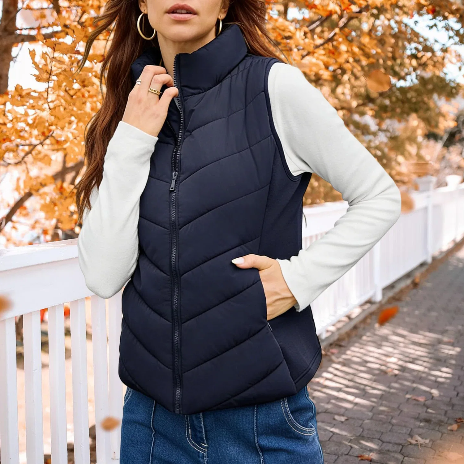 Женское стеганое пальто без рукавов с воротником-стойкой, Blu navy — фото 3