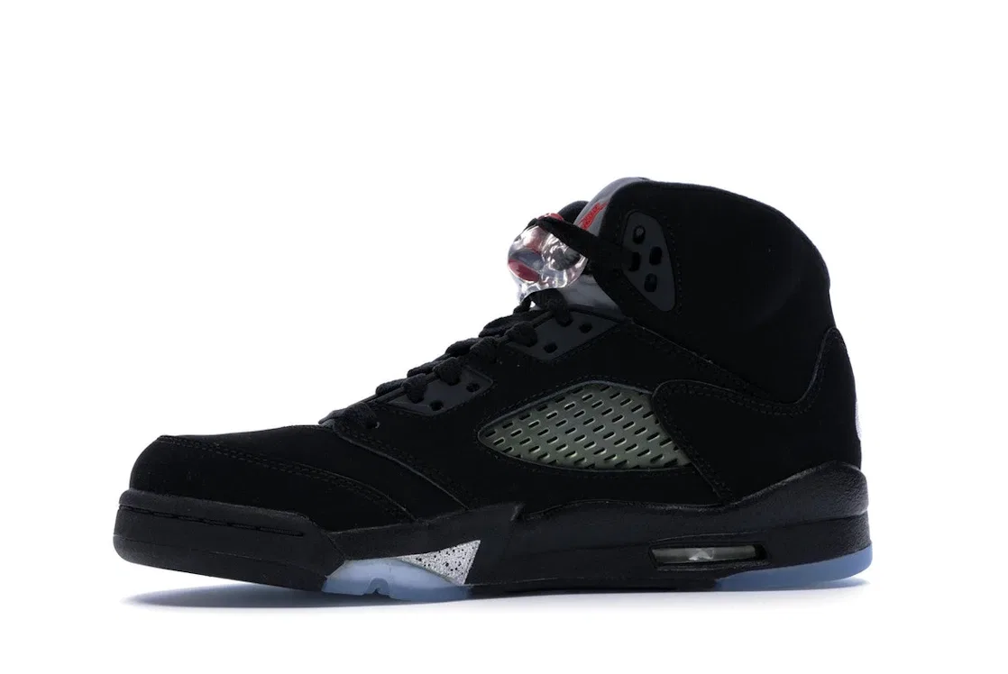Детские кроссовки Lifestyle с металлическими акцентами Jordan 5 Retro, Black/Fire Red-Metallic Silver-White — фото 3
