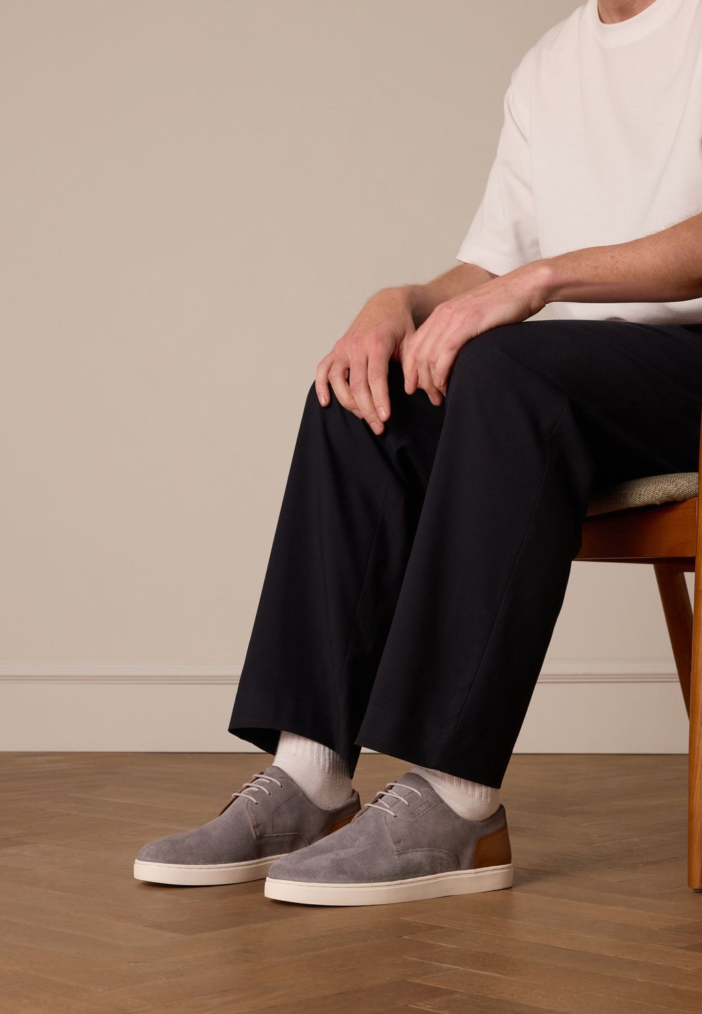

Кроссовки SNEAKER MIT DETAILS Manfield, серый