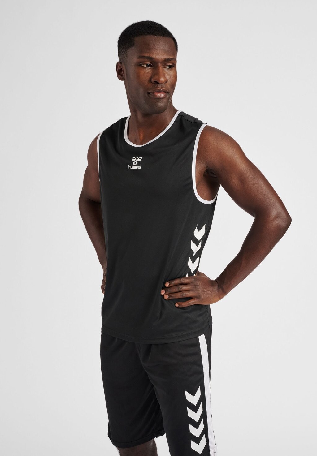 

Топ BASKET Hummel, цвет black