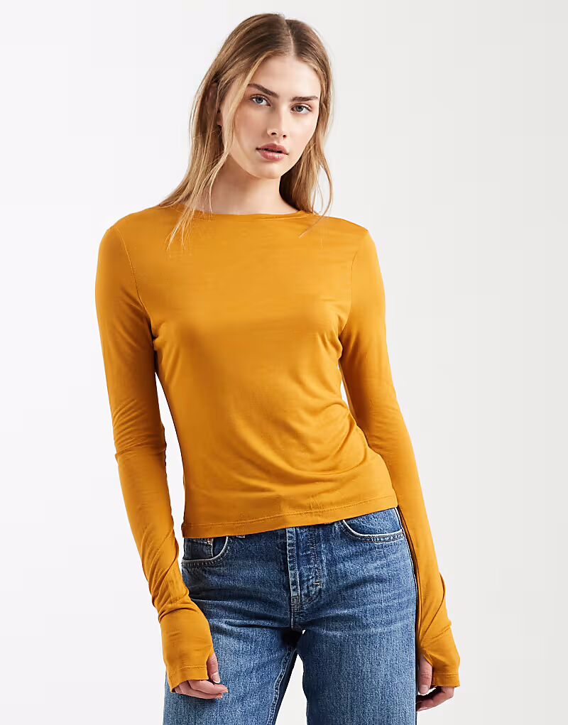 

Полупрозрачный топ с длинными рукавами цвета охры Asos Design