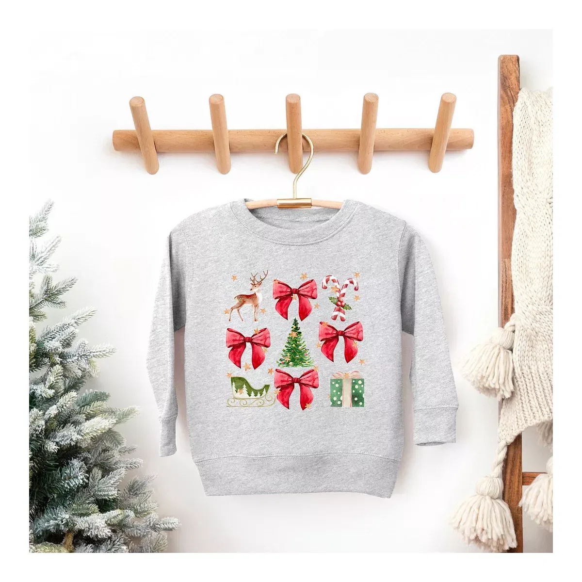 Детский свитшот с принтом Coquette Christmas Collage The Juniper Shop, Heather Grey — фото 2