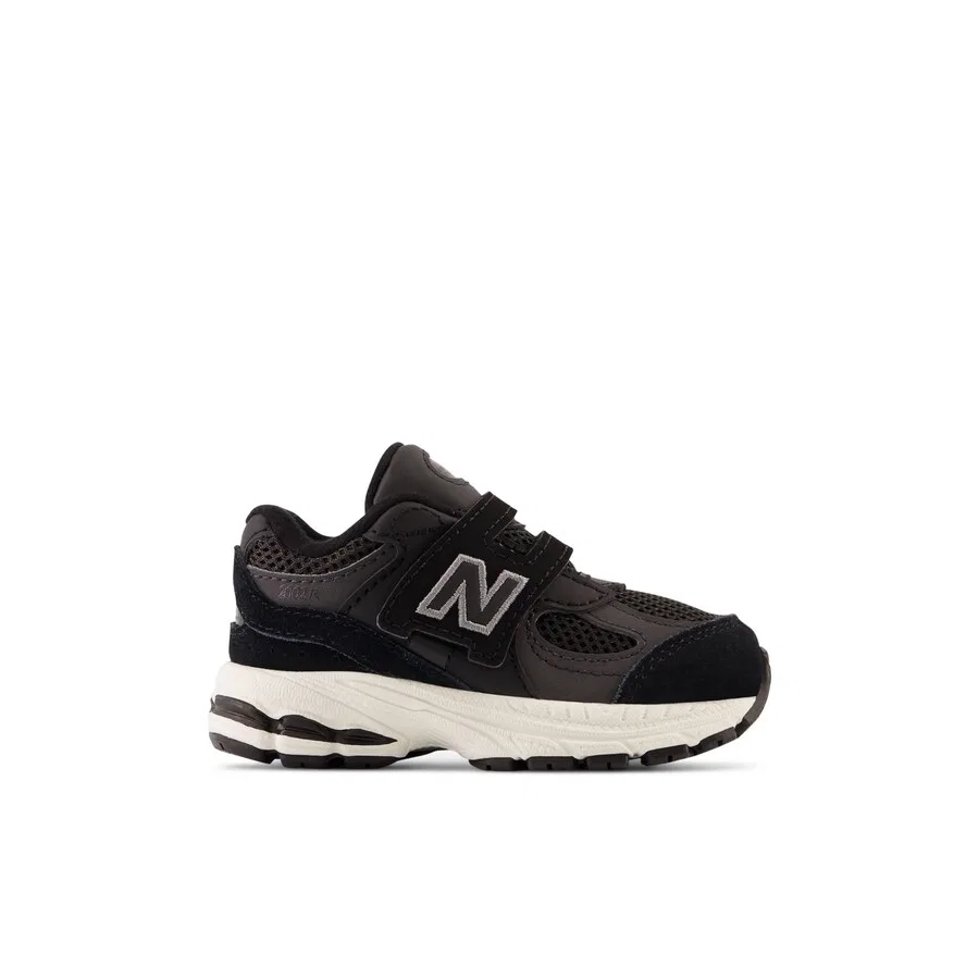 Кроссовки New Balance '2002' черного цвета — фото 3