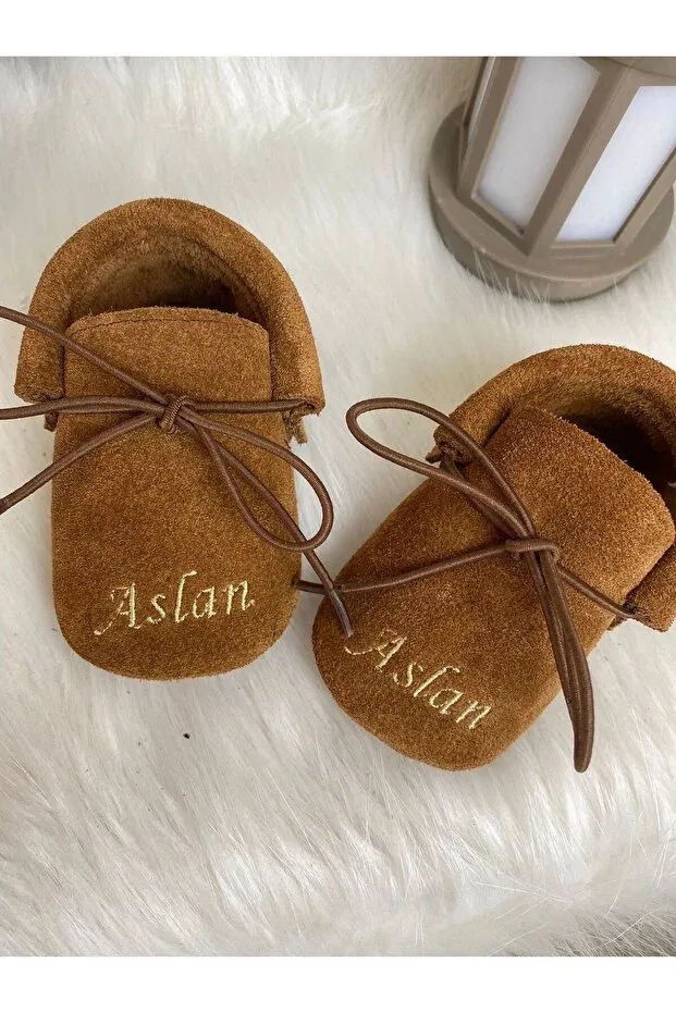 Детские мокасины для мальчиков с принтом Baby moccasin suede with name Betülün Diktikleri, Brown — фото 2