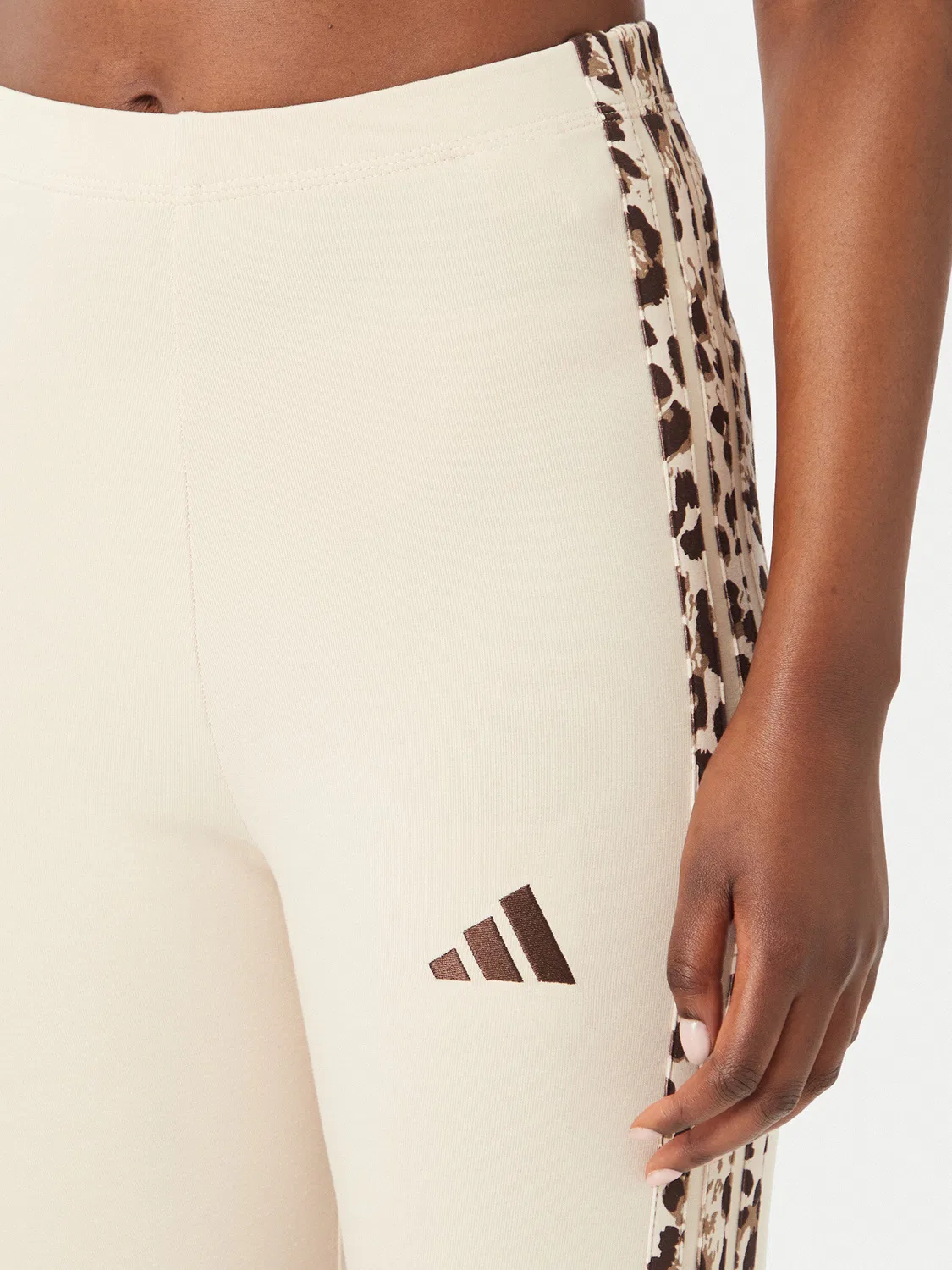 Женские леггинсы облегающего кроя Seasonal Essentials Animal Print Adidas, кремовый — фото 4