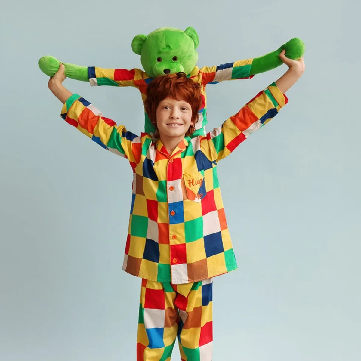 Детский пижамный комплект с плюшевым мишкой Lucas' hug me pyjama set with matching mega size teddy bear Lunamia, Multi