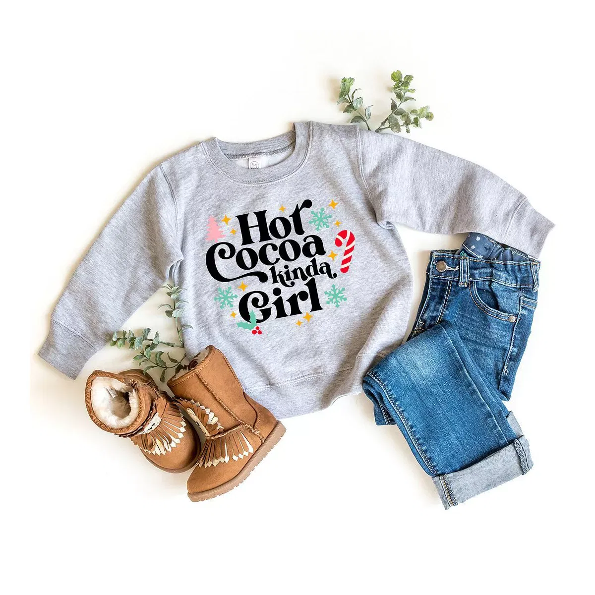 Детский свитшот для девочек с принтом Hot Cocoa Kinda Girl The Juniper Shop, Heather Grey — фото 2