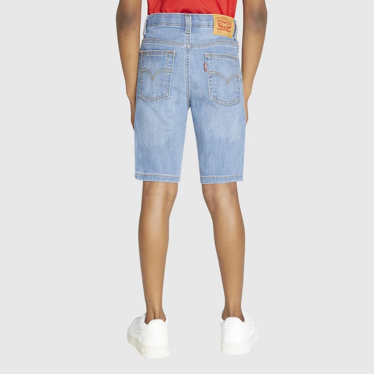 Узкие спортивные шорты для мальчиков 4-7 лет Levi's, Spit Fire - Medium Wash — фото 3