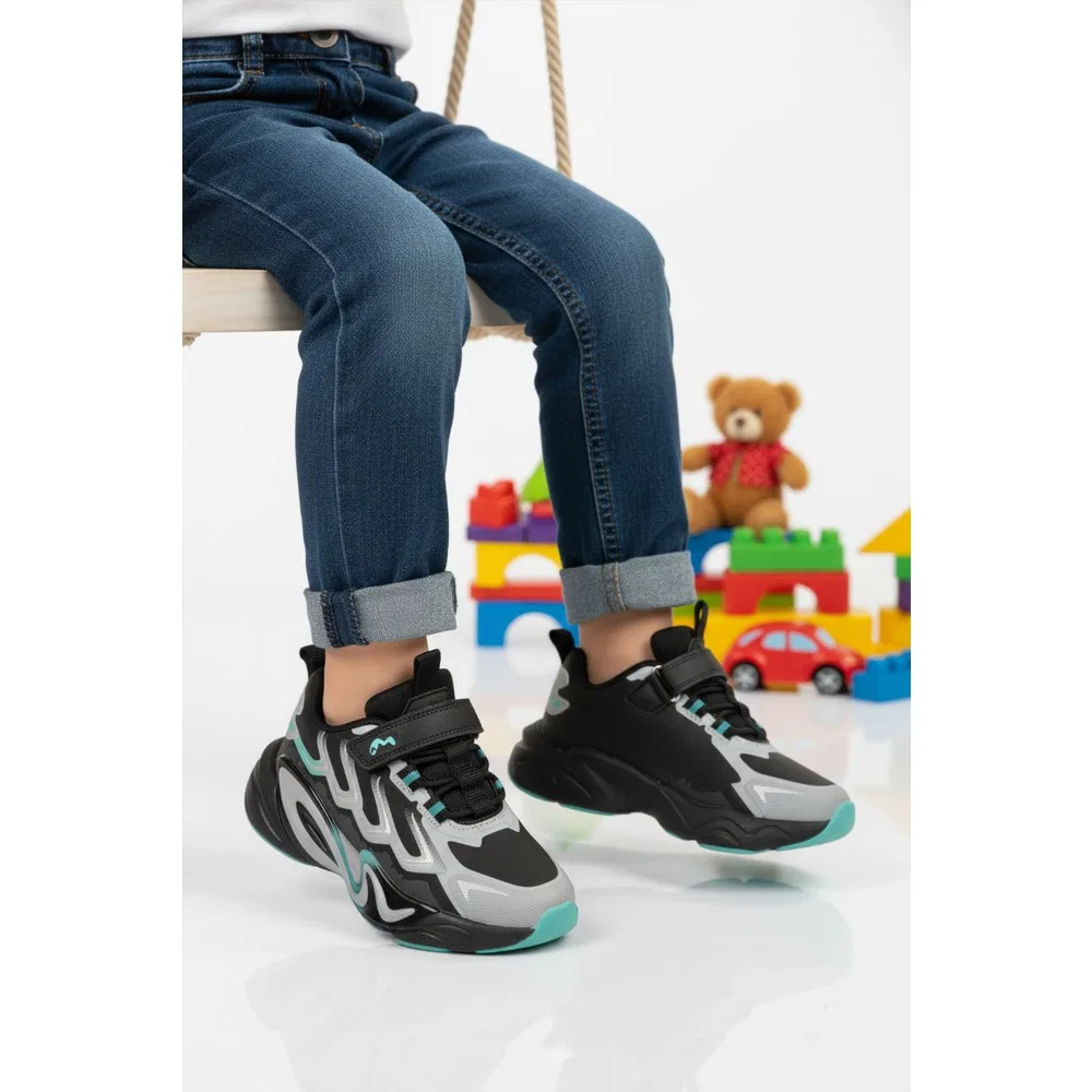 Детские спортивные кроссовки для мальчиков на липучках, серые Marco Kids