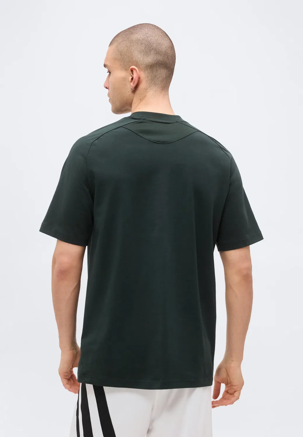 Футболка Manchester United Tiro Travel Tee - клубная одежда Adidas Performance, Jungle Ink — фото 3