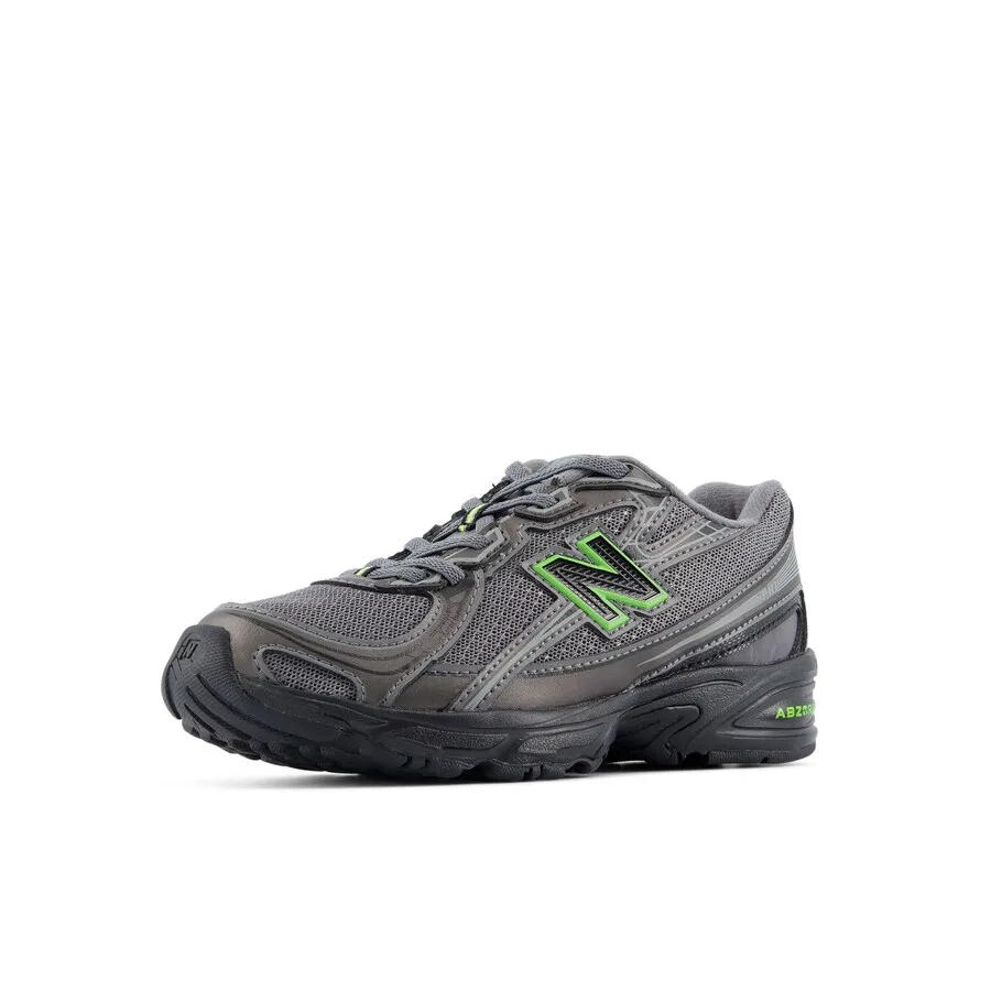 Кроссовки New Balance '740' цвета антрацит