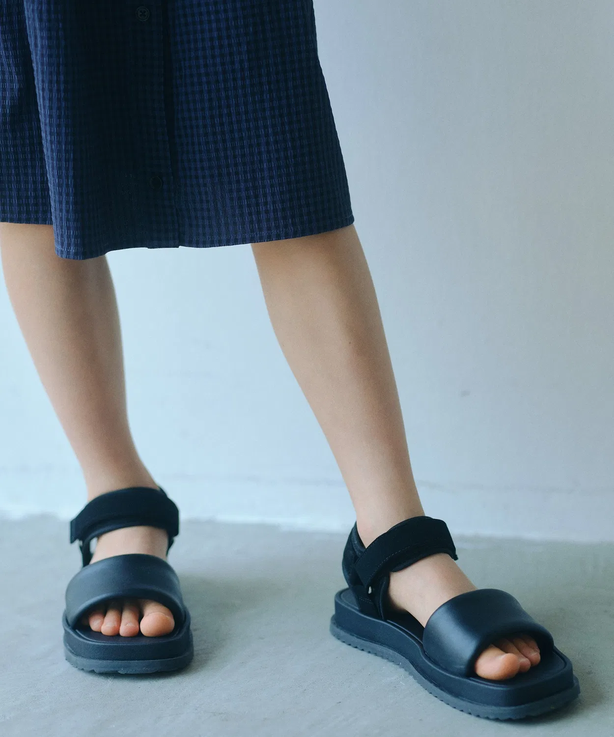 Детские сандалии без задника с ремешком на липучке Puffy Flat Sandals 17-23 cm green label relaxing, Черный