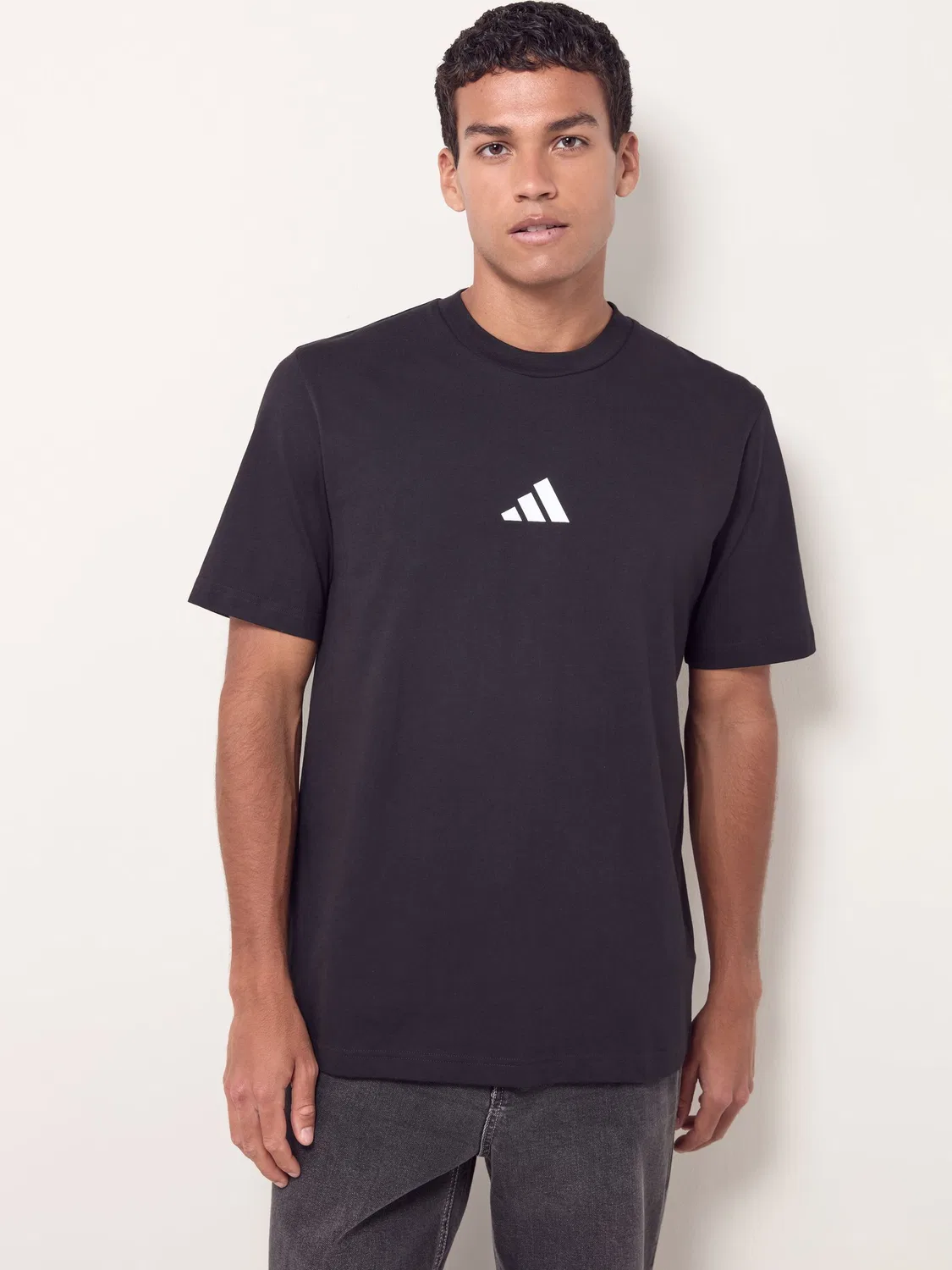Футболка Essential Small Logo adidas, черный