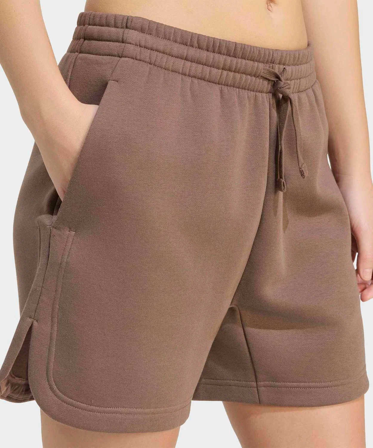 Женские шорты свободного кроя с утяжкой Adidas Three Stripes Studio Fleece Loose Shorts, Brown — фото 3