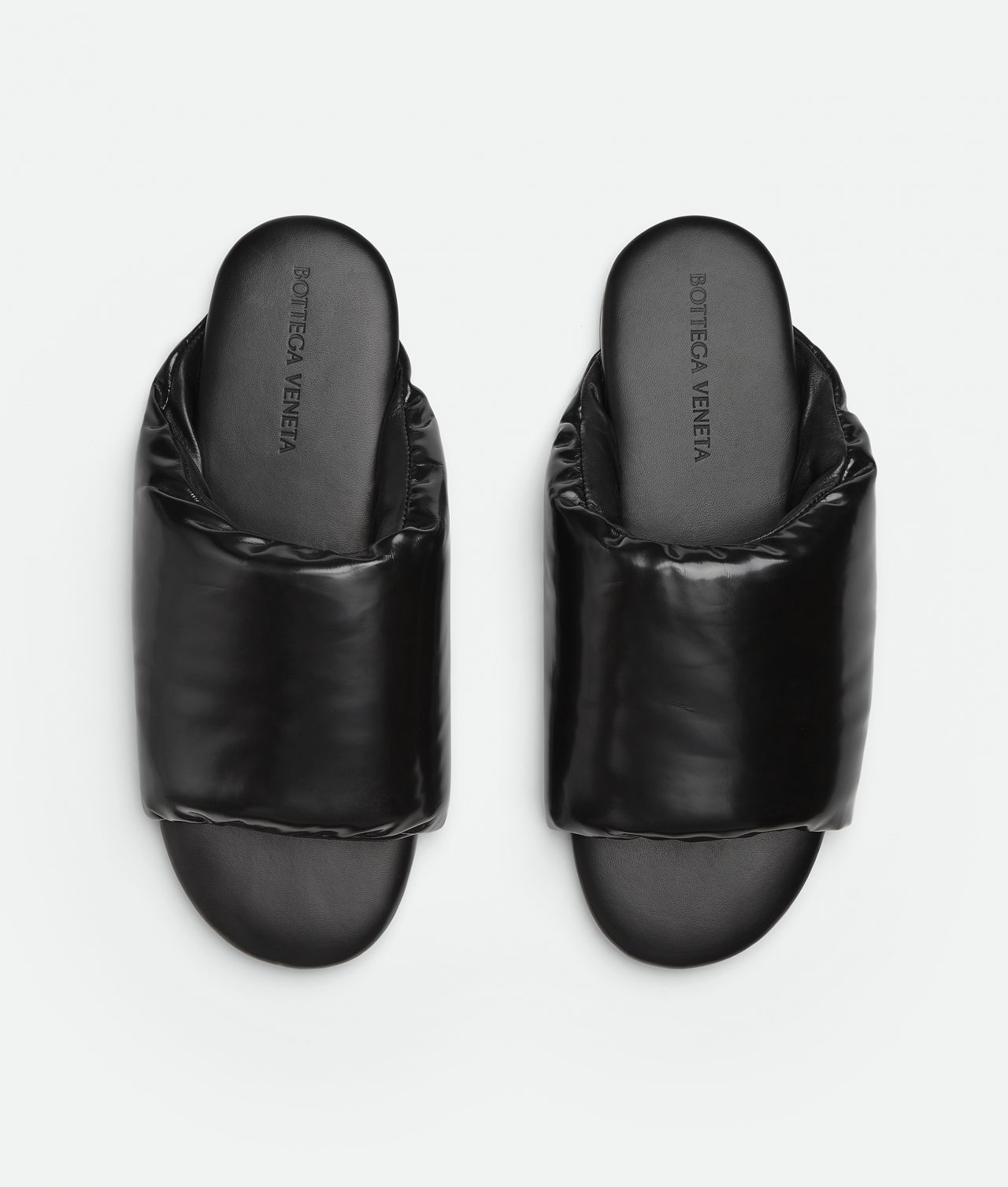 Сандалии Bottega Veneta Cushion Mule Black, черный — фото 2
