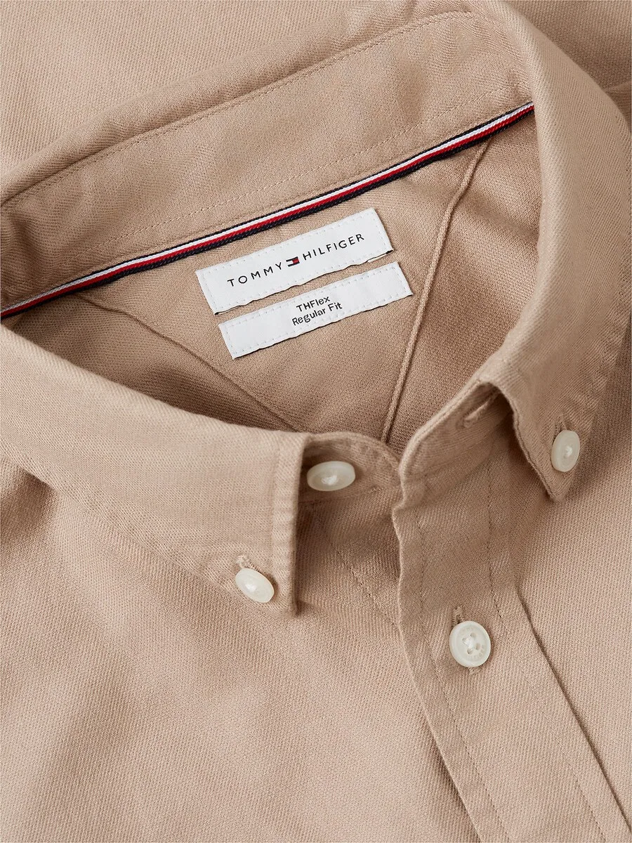 Рубашка на пуговицах TOMMY HILFIGER Comfort fit, бежевого цвета — фото 3