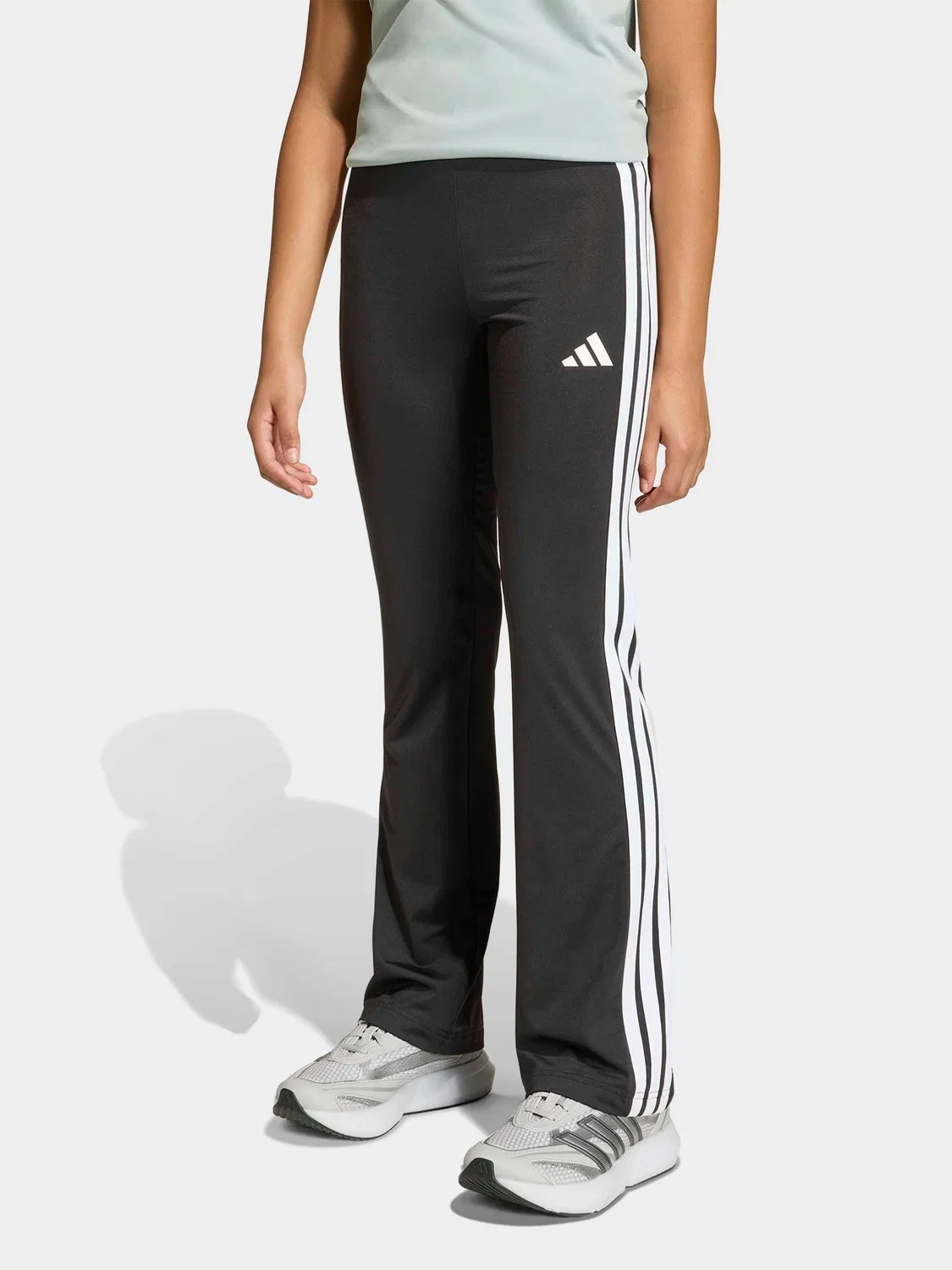Леггинсы расклешенные adidas Train Essentials 3-Stripes, черный