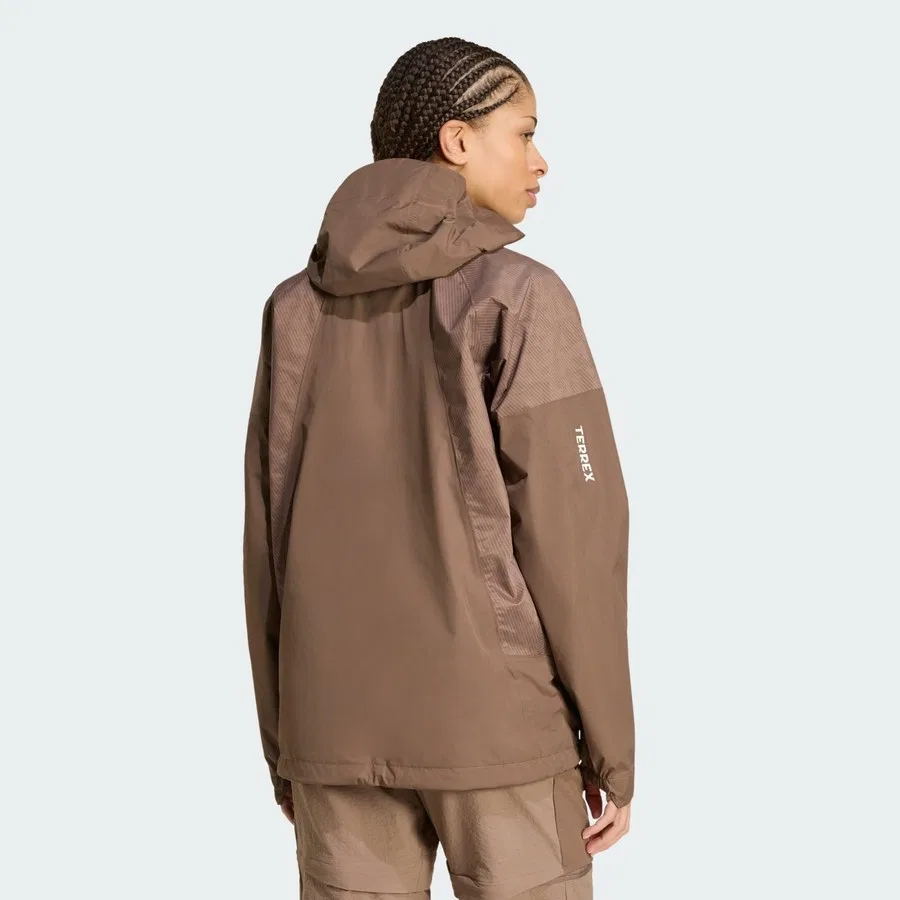 Женская ветрозащитная куртка с капюшоном Terrex Xperior 2.5 Layer Hybrid PRIMEKNIT CLIMAPROOF Jacket adidas, Коричневый — фото 2