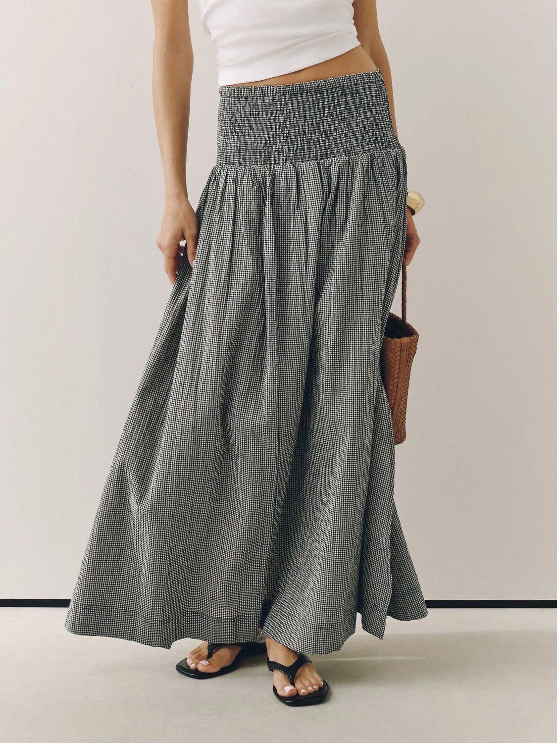 Юбка макси с заниженной талией, клетка, Drop Waist Gingham Maxi Skirt Next, черно-белая — фото 3