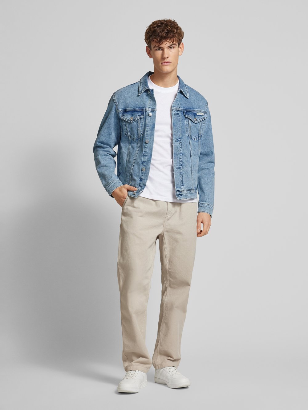 

Джинсовая куртка с нашивкой-лейблом Calvin Klein Jeans