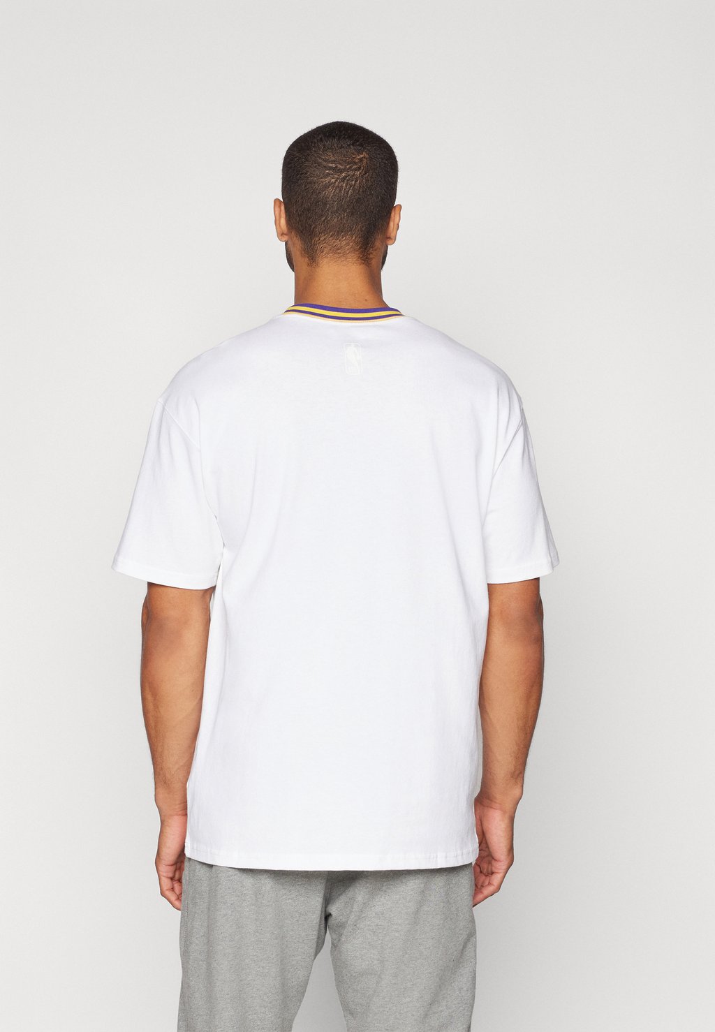 

Базовая футболка NBA CITY EDITION LOS ANGELES LAKERS TEE Nike Performance, белый