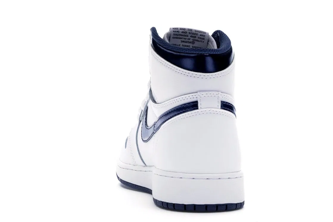 Детские кроссовки с высоким верхом Jordan 1 Retro Jordan, White/Metallic Navy — фото 4
