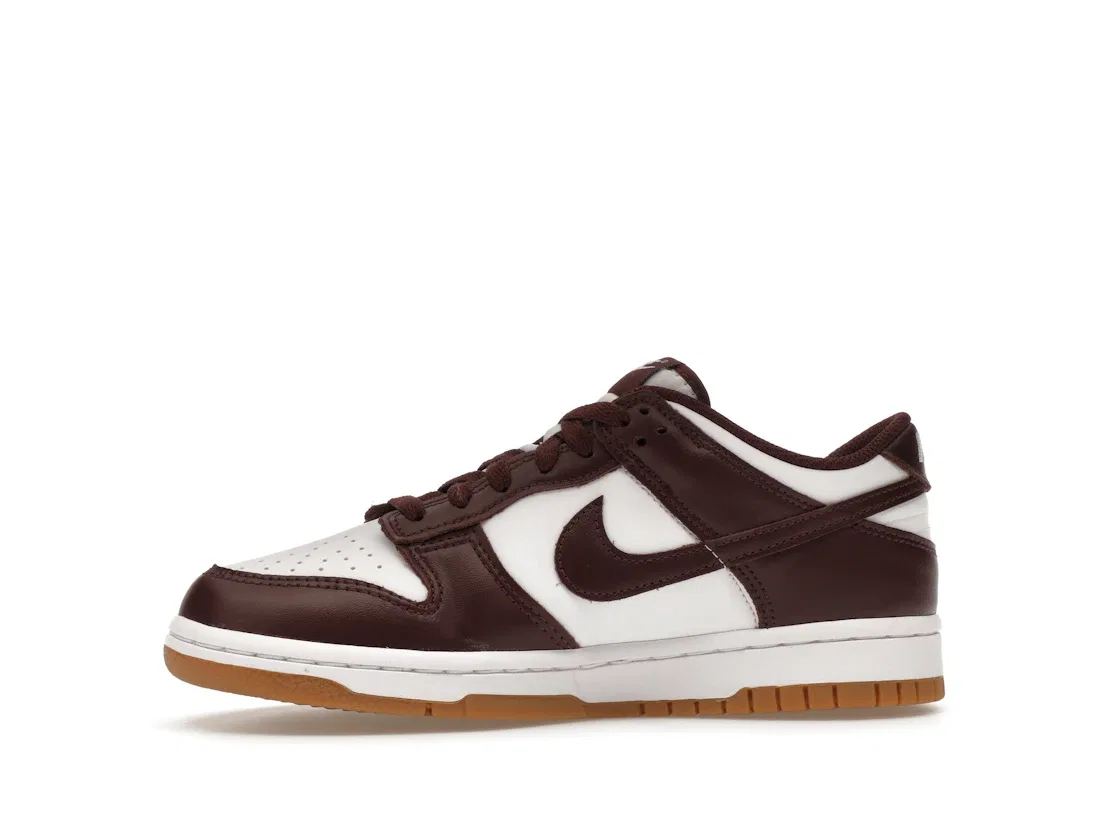 Детские кроссовки Lifestyle Nike Dunk Low, White/Burgundy Crush-Gum Light Brown — фото 3