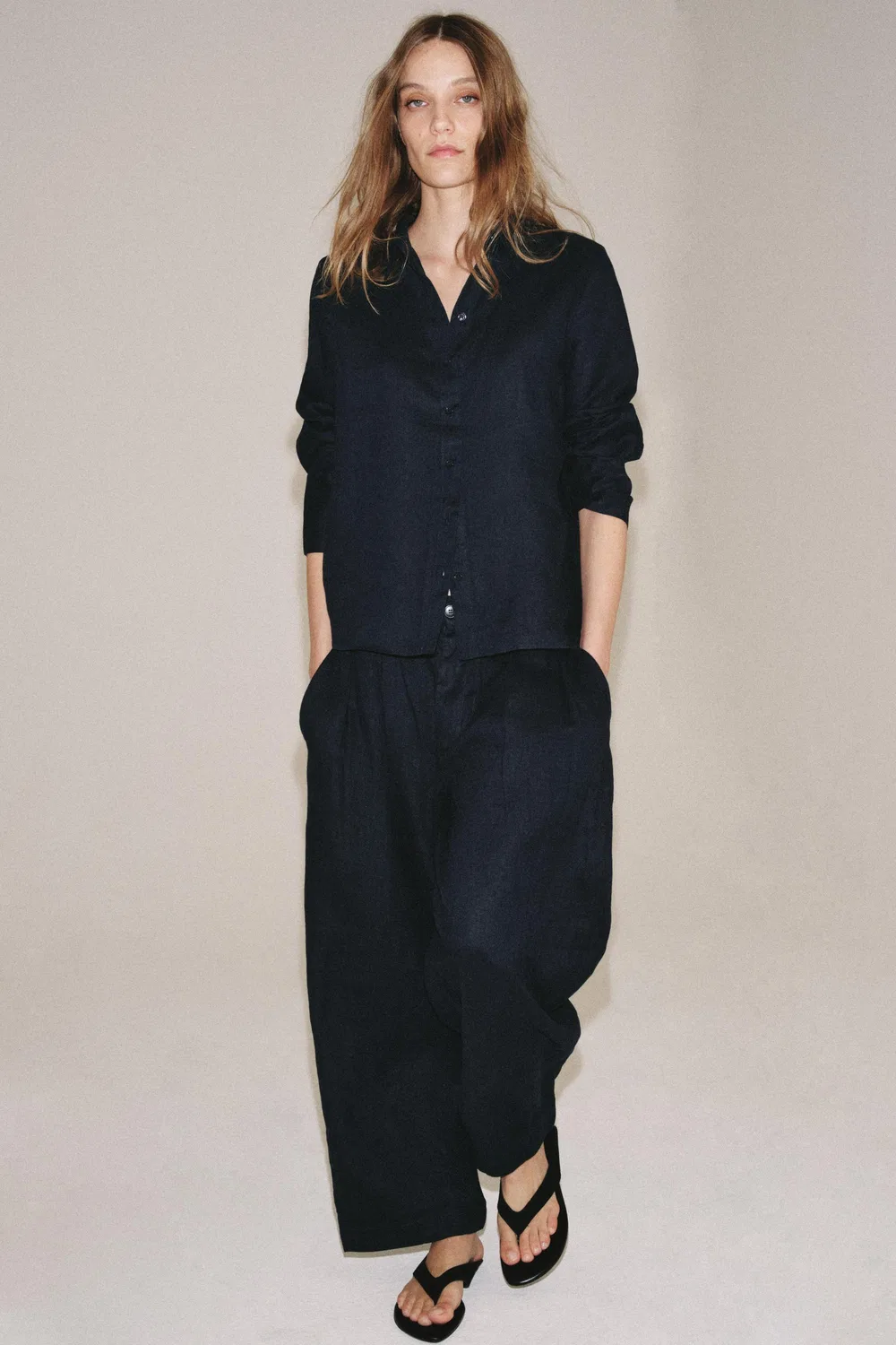 Брюки из коллекции ZW, плиссированные, 100% лен ZARA, Navy Blue — фото 4
