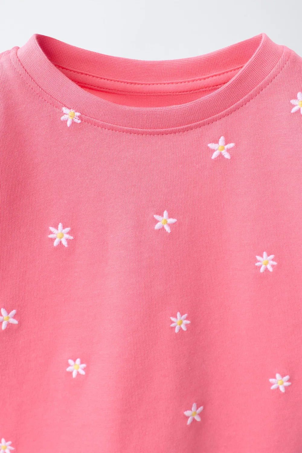 Комплект из вышитой футболки и шорт-бермуд ZARA, Pink/White — фото 3