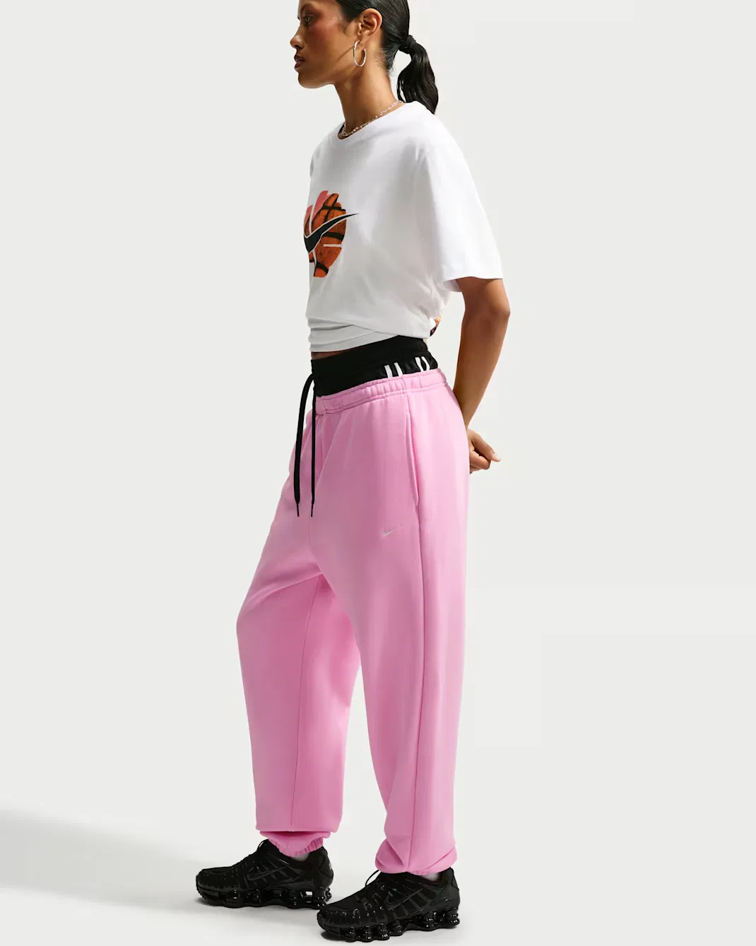 Женские брюки с высокой посадкой, свободного кроя и манжетами Nike Studio Fleece Medium Weight, Pink Rise/Sail — фото 4