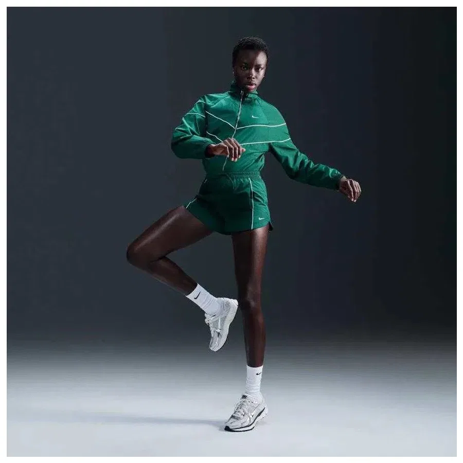 Женская спортивная куртка Windrunner с UV-защитой, Nike, Зеленый — фото 3