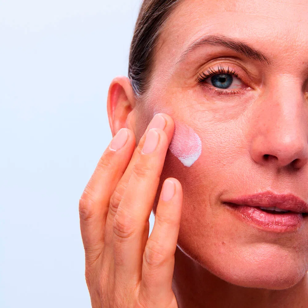 Солнцезащитный крем для лица SPF50+ UV PLUS SKIN BARRIER Clarins, 30 мл — фото 3