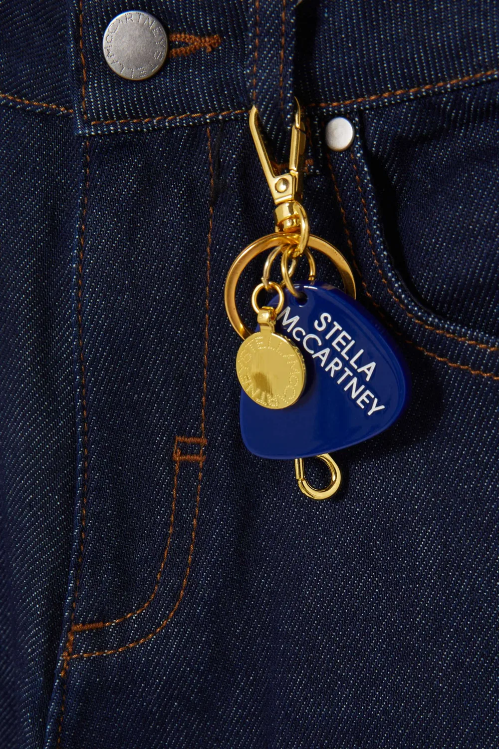 Stella McCartney Джинсы прямые с брелоком, синий — фото 4