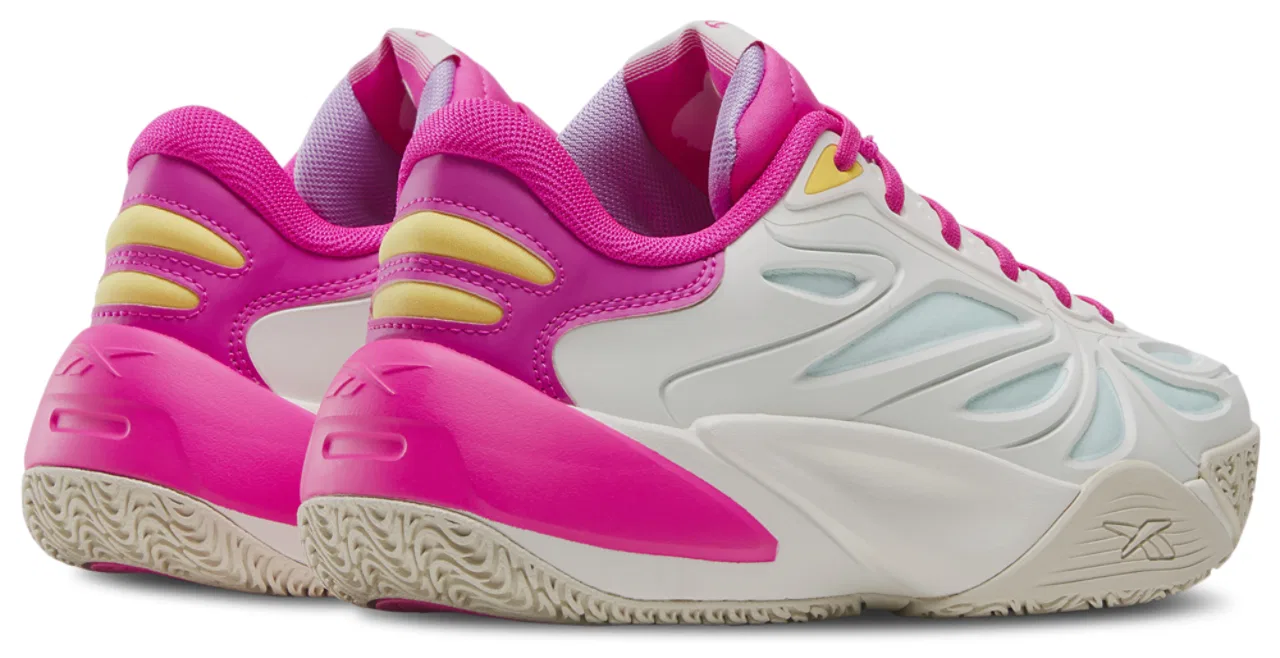 Детские баскетбольные кроссовки для девочек с принтом Barbie x Angel Reese Reebok, Chalk Purple Pink — фото 3