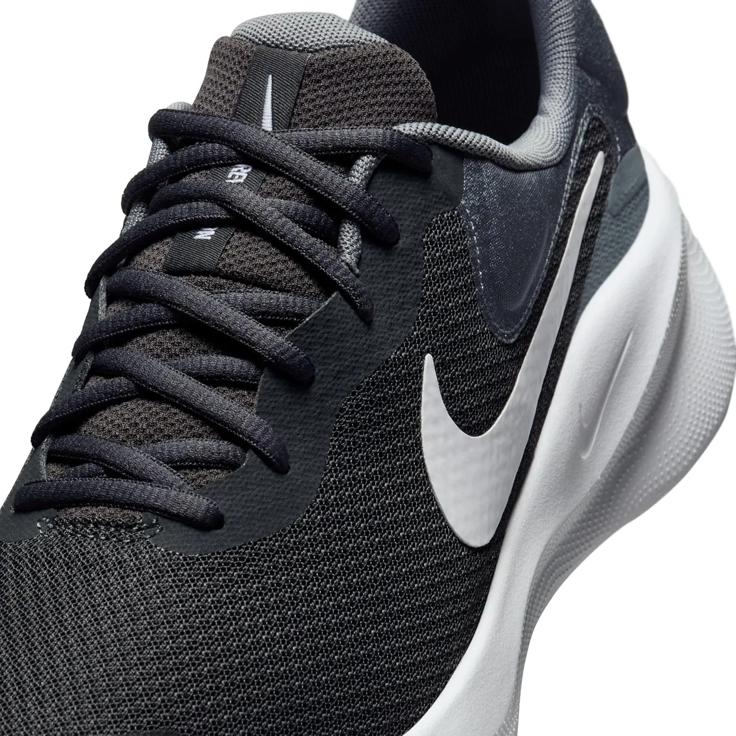 Мужские кроссовки Nike Revolution 7, белый/черный/серый — фото 2