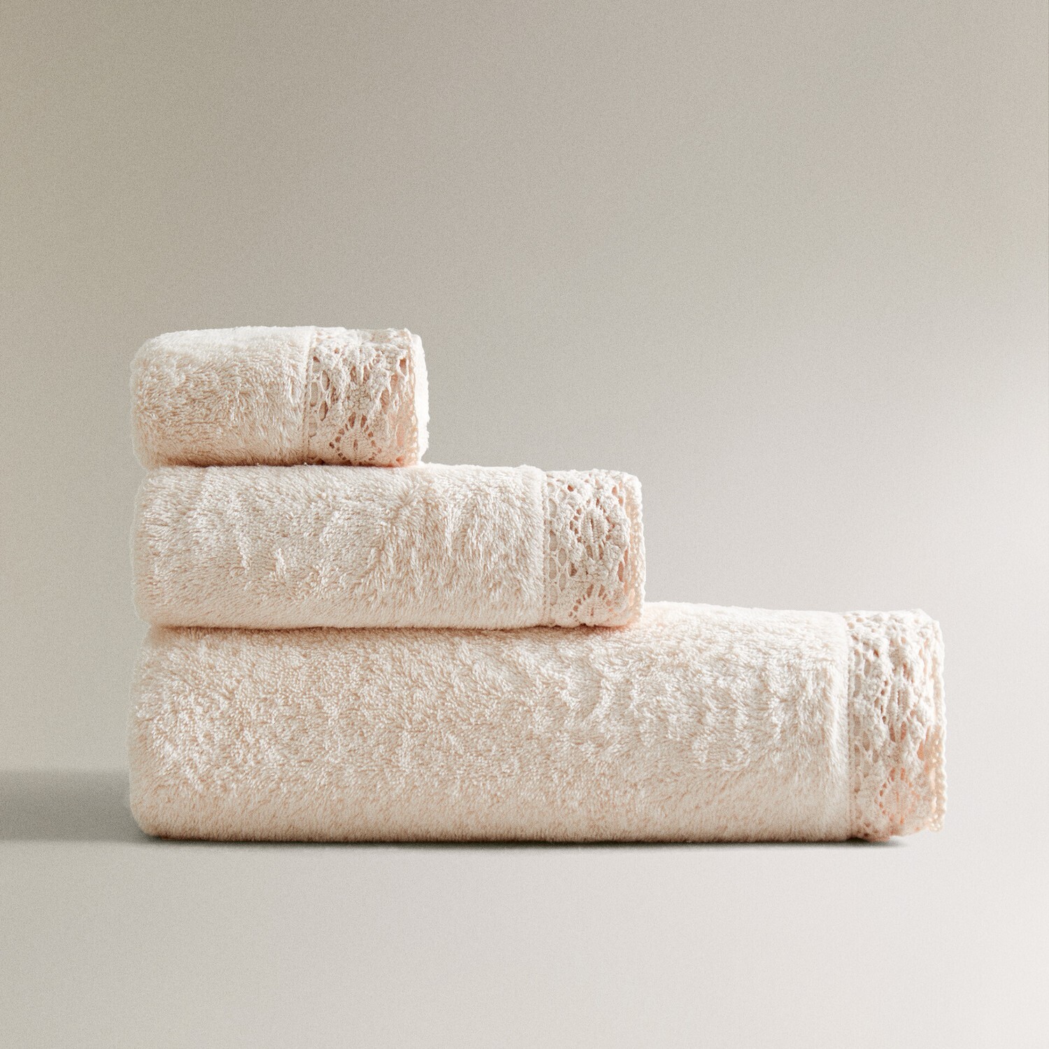 

Полотенце Zara Home Cotton With A Crochet Border, светло-розовый