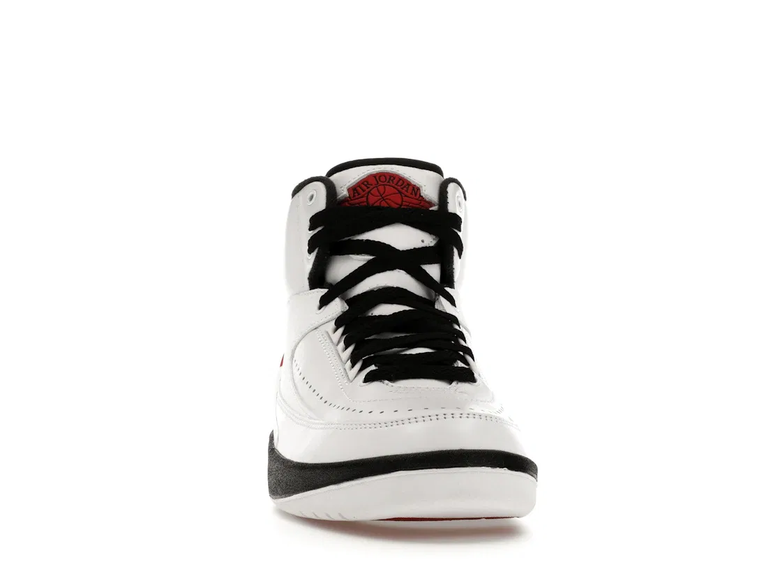 Детские кроссовки для мальчиков с принтом Jordan 2 Retro OG Jordan, White/Varsity Red/Black — фото 2